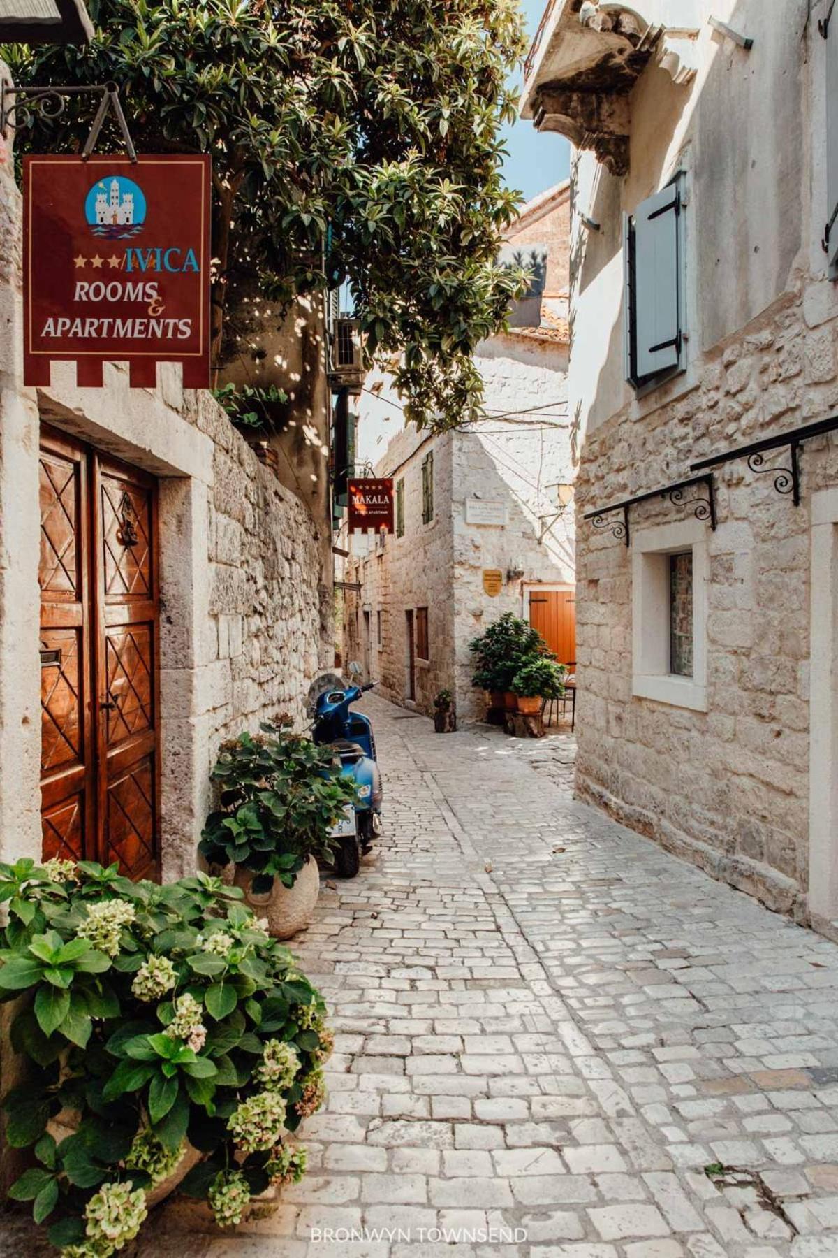 Guesthouse Ana Trogir Old Town Екстериор снимка