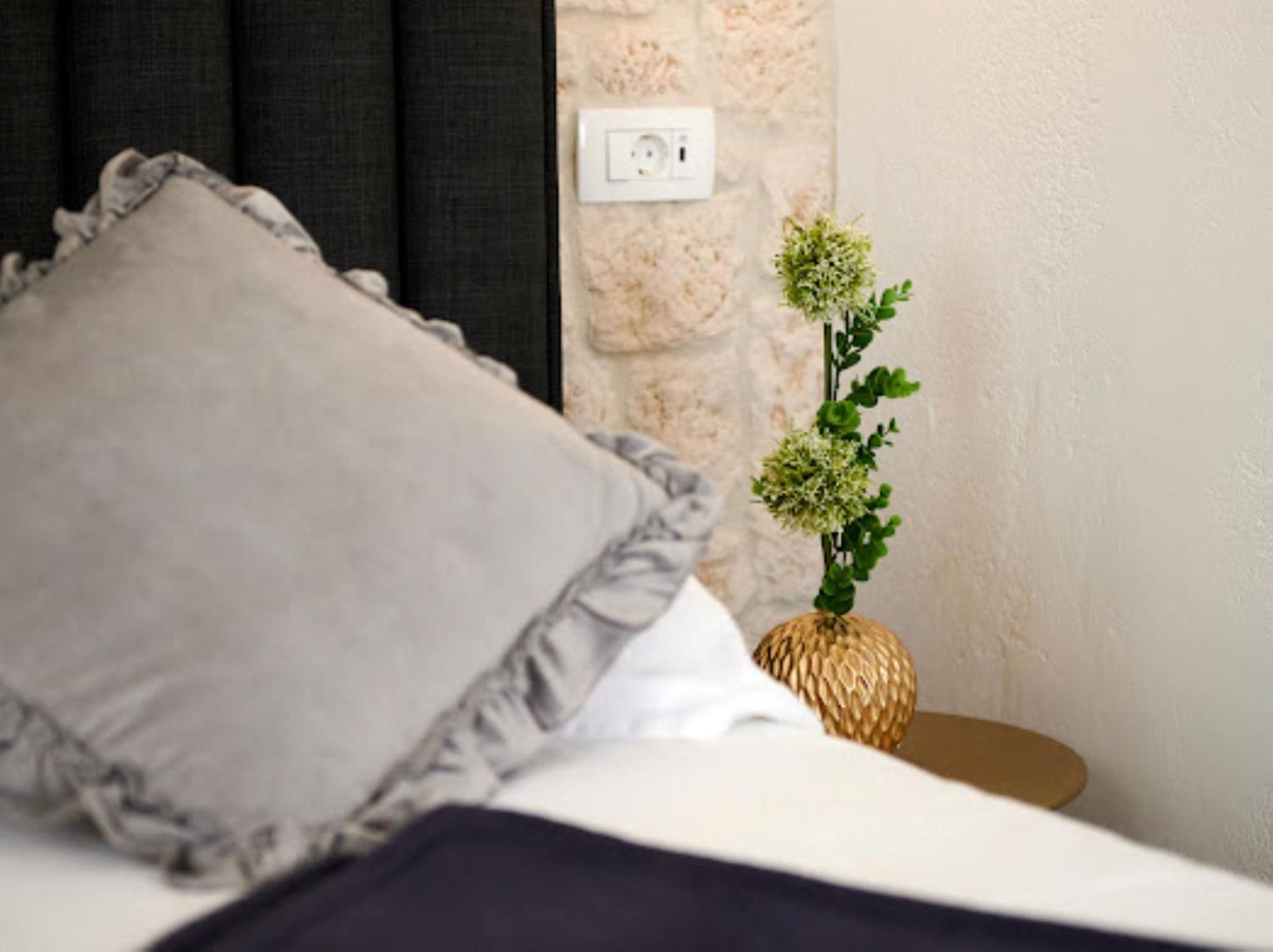 Guesthouse Ana Trogir Old Town Екстериор снимка