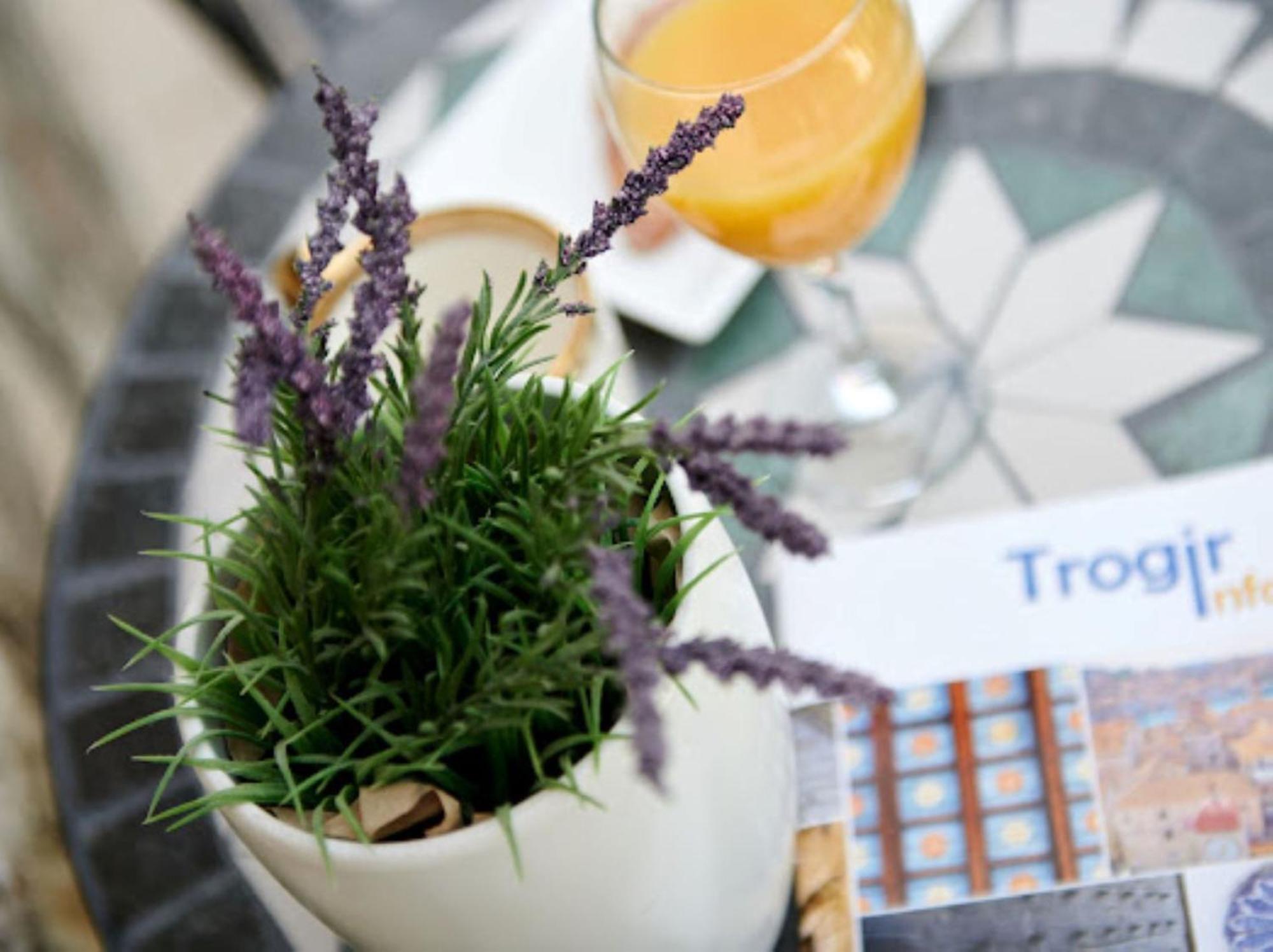 Guesthouse Ana Trogir Old Town Екстериор снимка