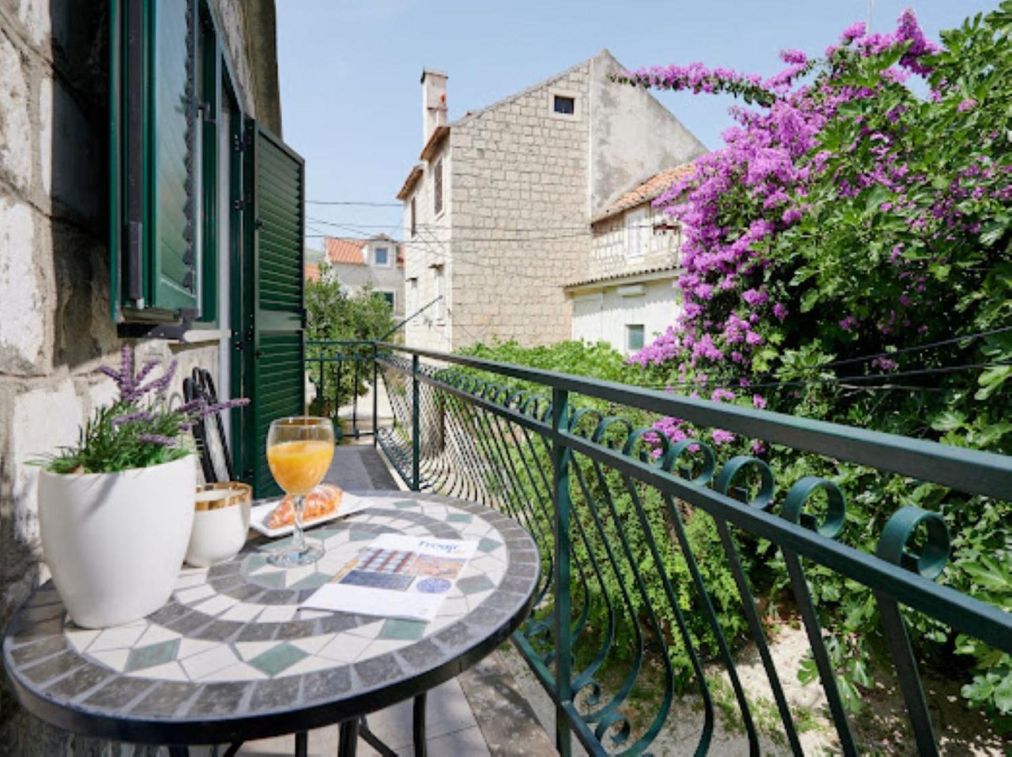 Guesthouse Ana Trogir Old Town Екстериор снимка