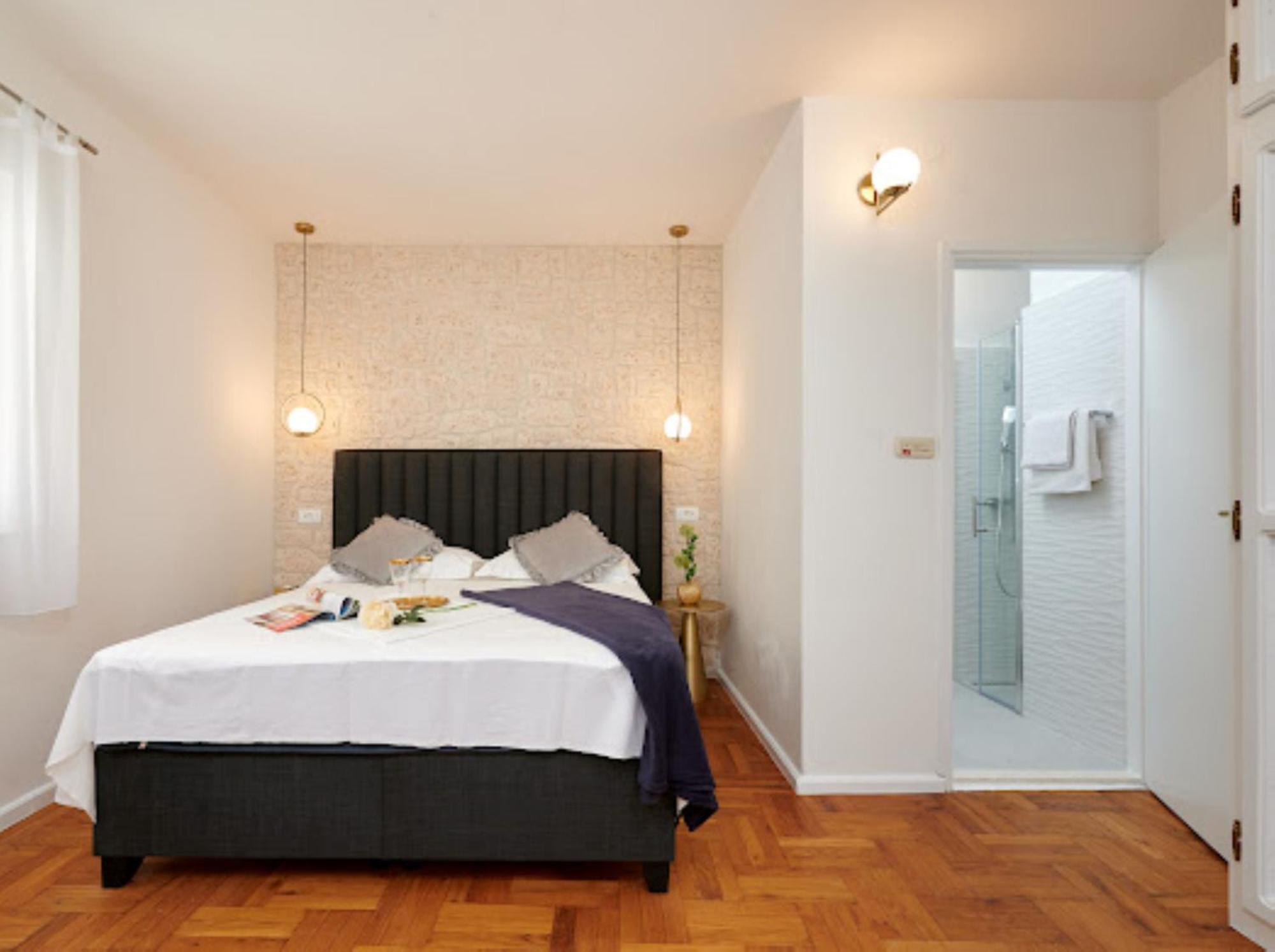 Guesthouse Ana Trogir Old Town Стая снимка