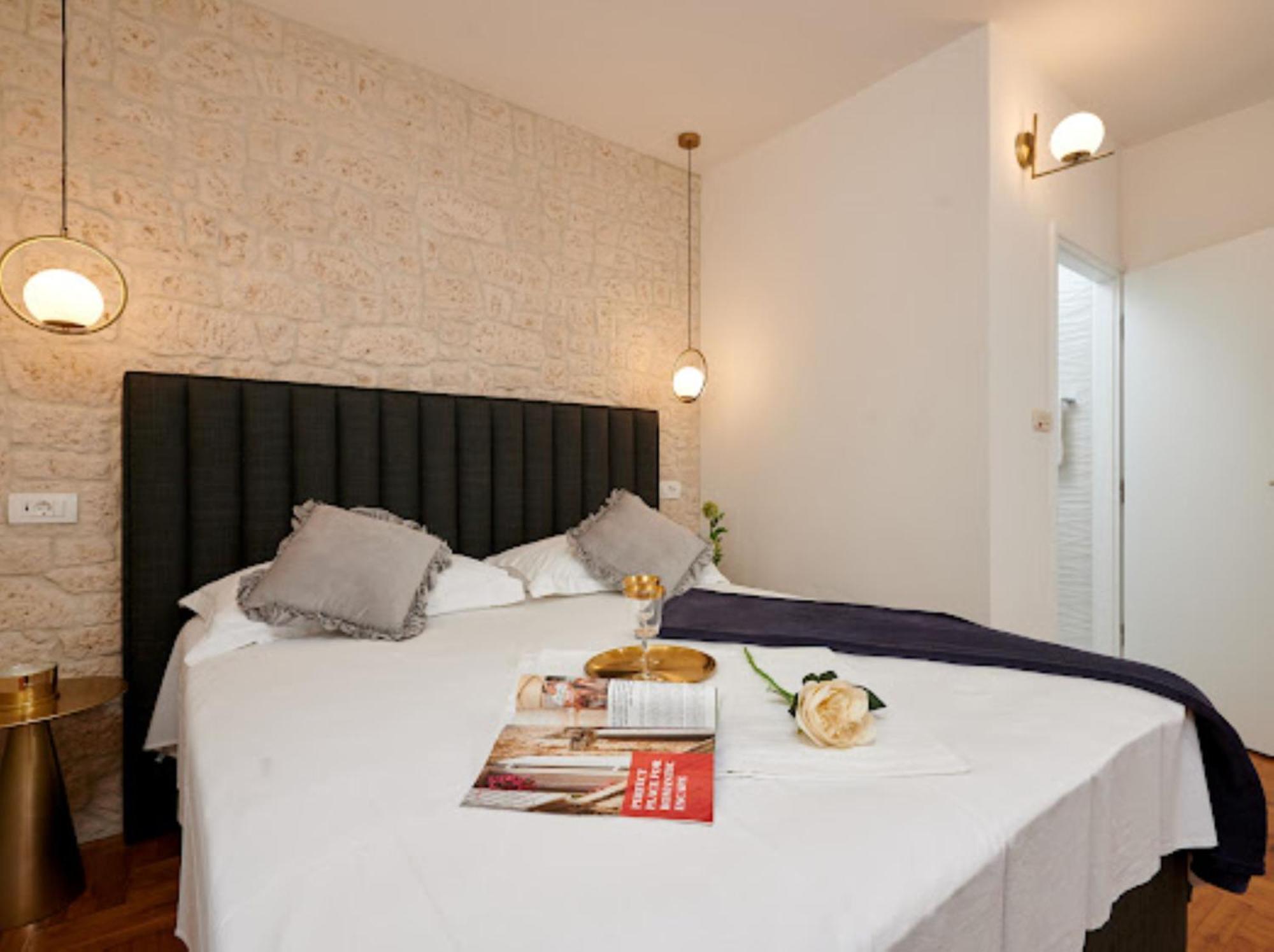 Guesthouse Ana Trogir Old Town Стая снимка