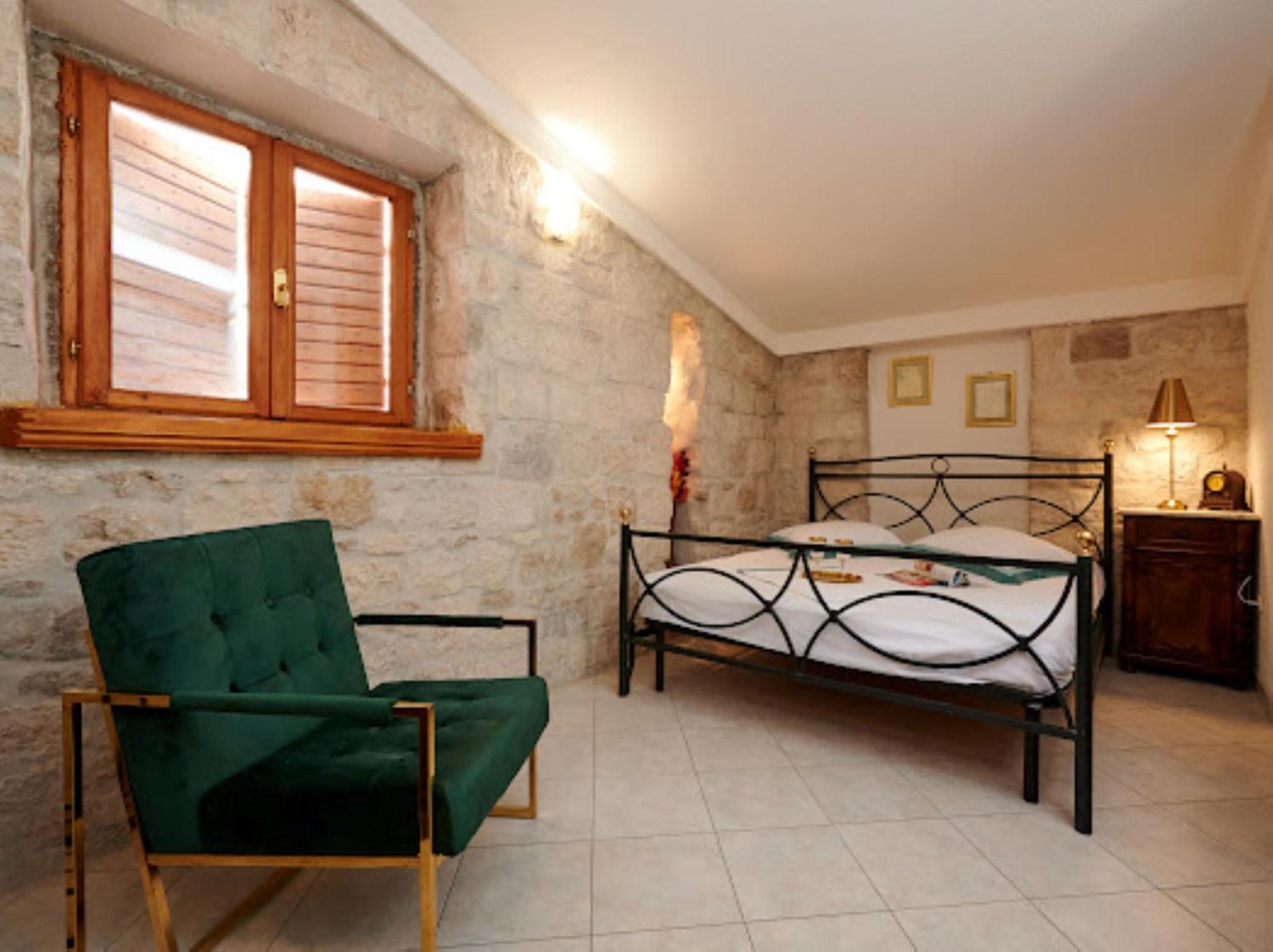 Guesthouse Ana Trogir Old Town Стая снимка